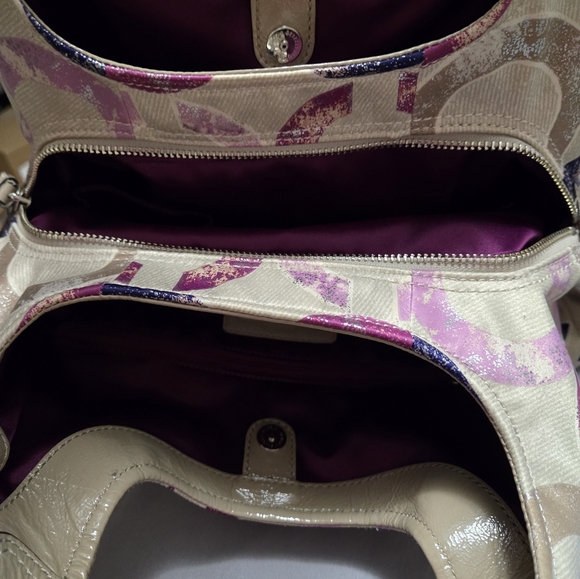 New without tags coach purse and wallet - Picture 4 of 10